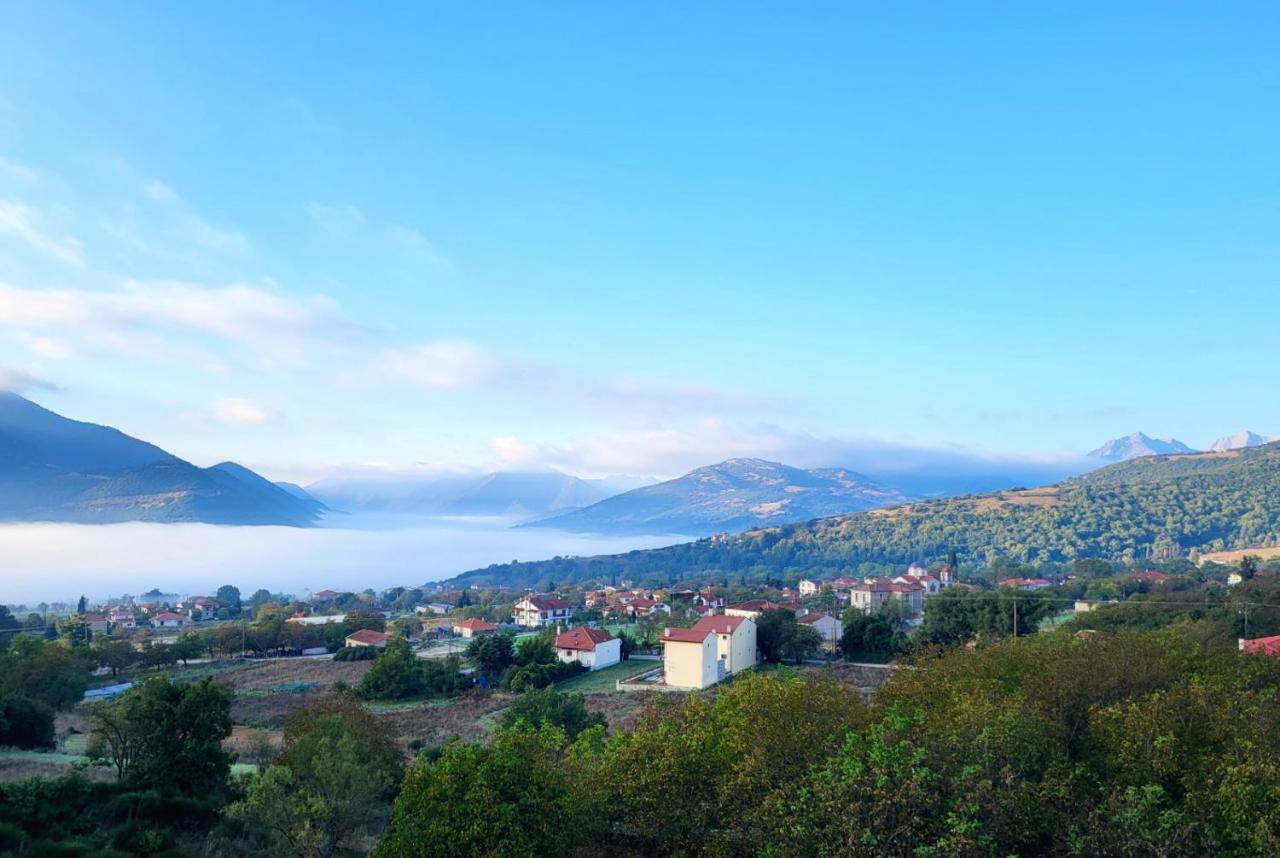 Villa Τα Πέτρινα Στο Σκεπαστό Kalavryta Exterior foto